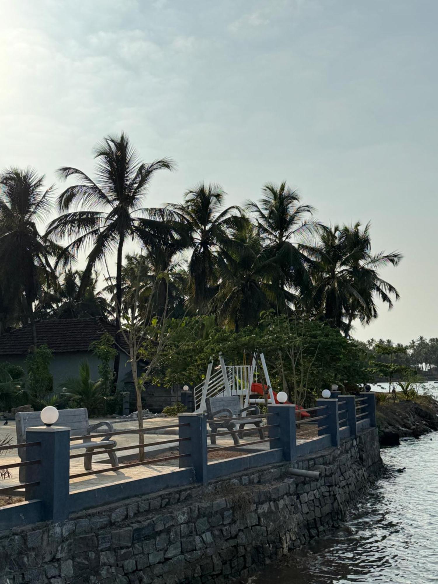 The Glasswater By The Backwater Homestay Kalyānpur 外观 照片