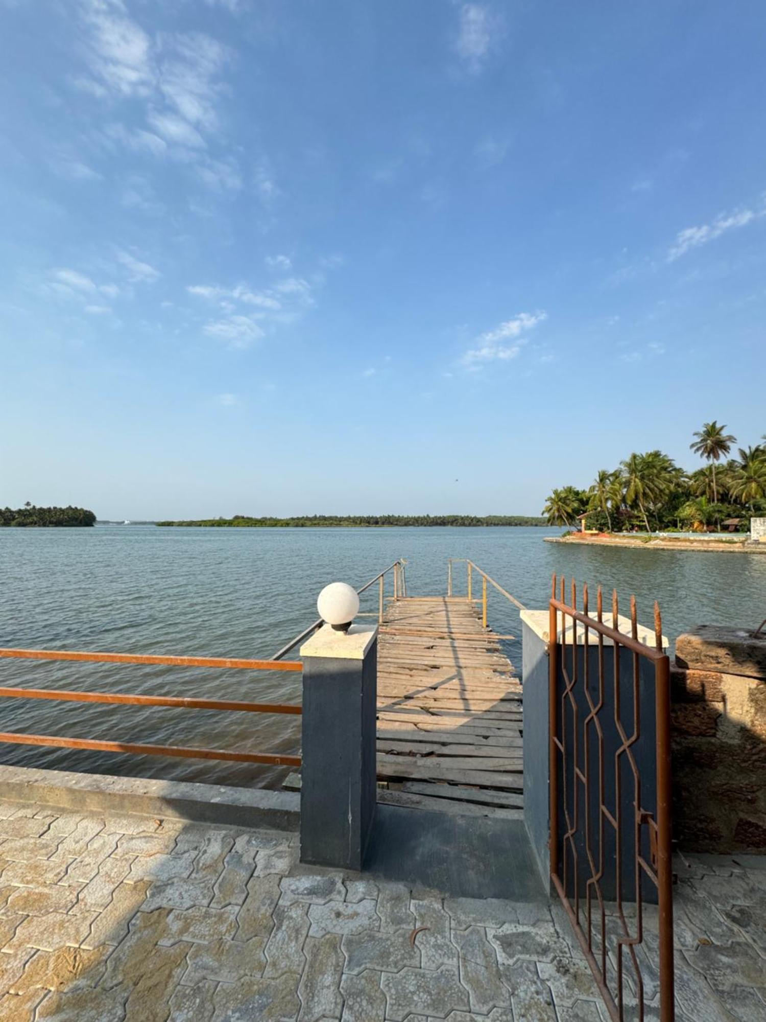 The Glasswater By The Backwater Homestay Kalyānpur 外观 照片