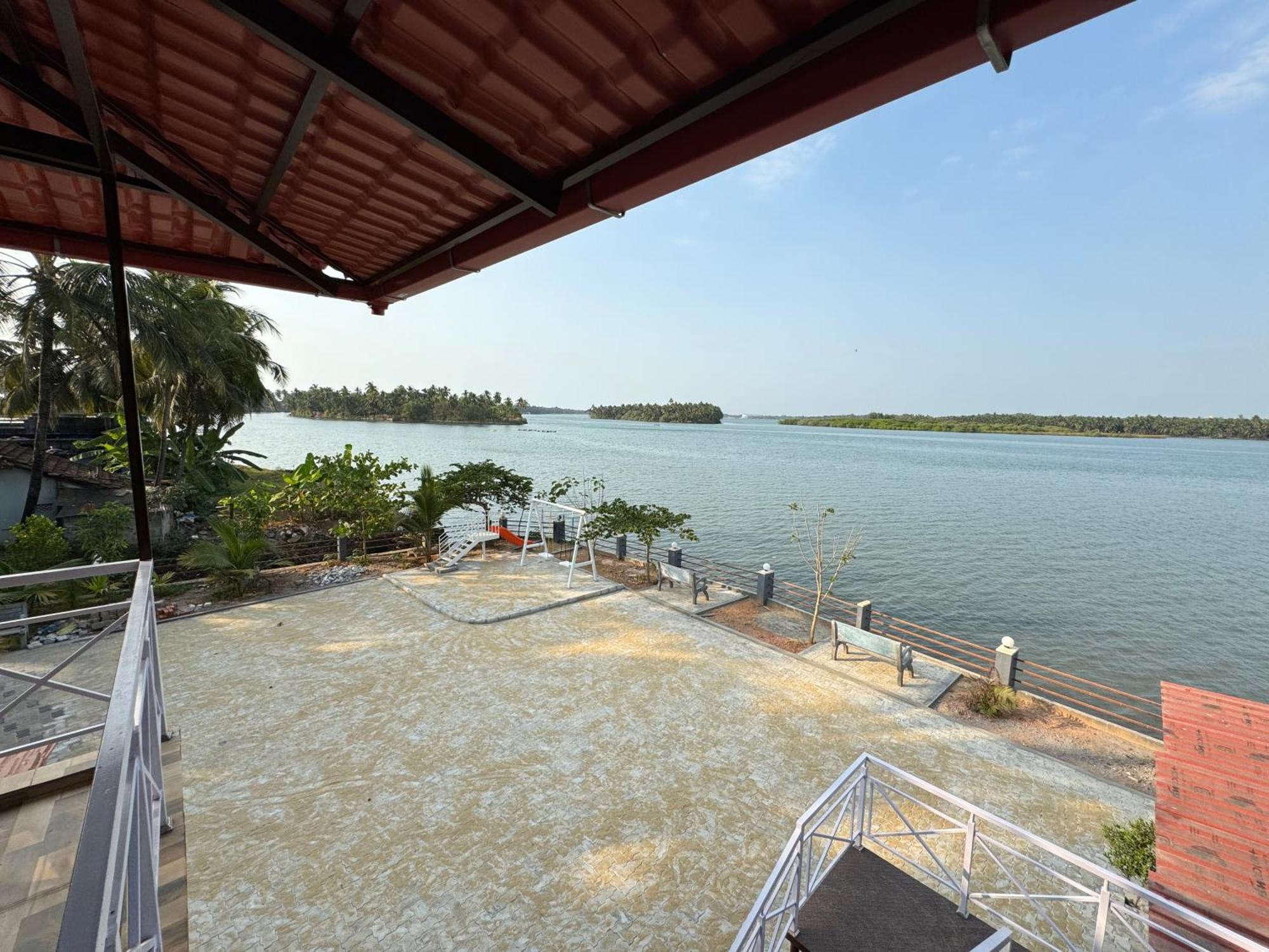 The Glasswater By The Backwater Homestay Kalyānpur 外观 照片
