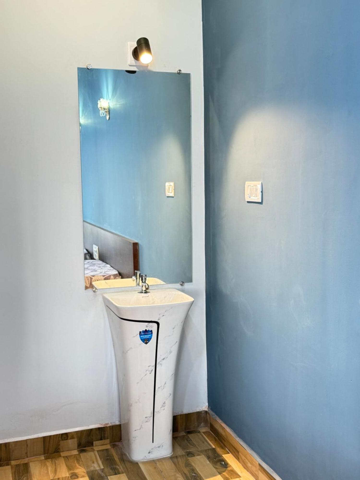 The Glasswater By The Backwater Homestay Kalyānpur 外观 照片