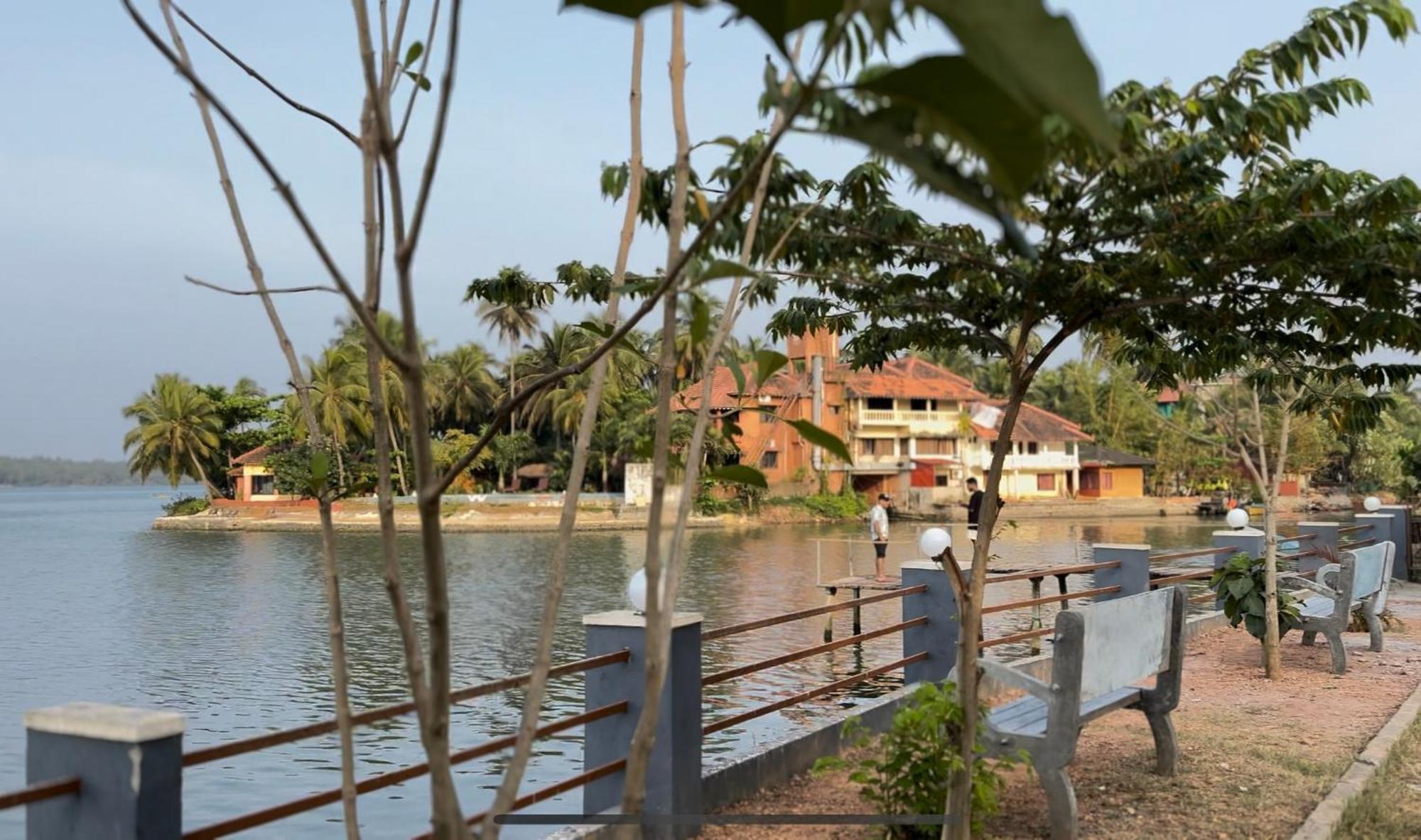 The Glasswater By The Backwater Homestay Kalyānpur 外观 照片
