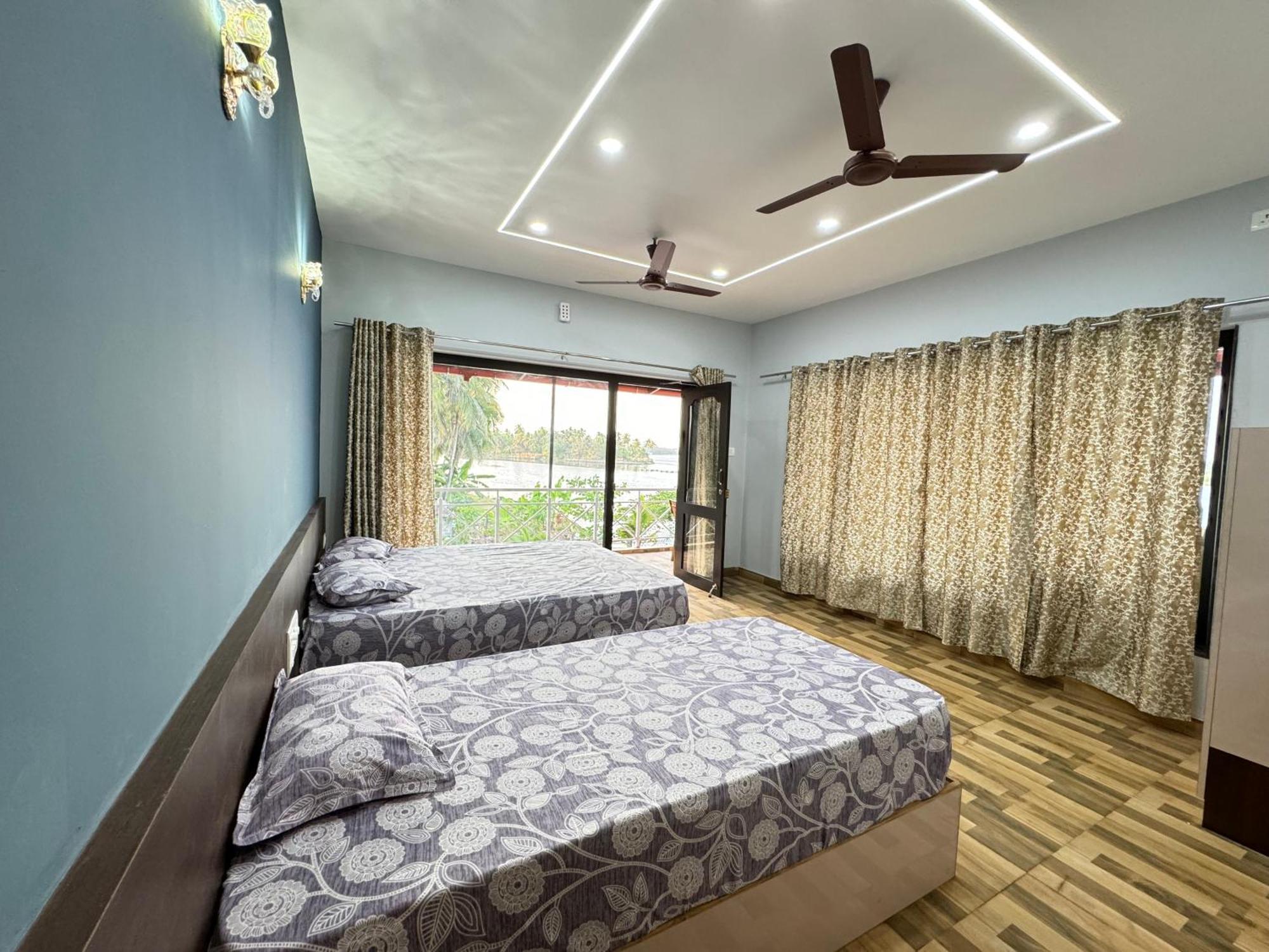 The Glasswater By The Backwater Homestay Kalyānpur 外观 照片