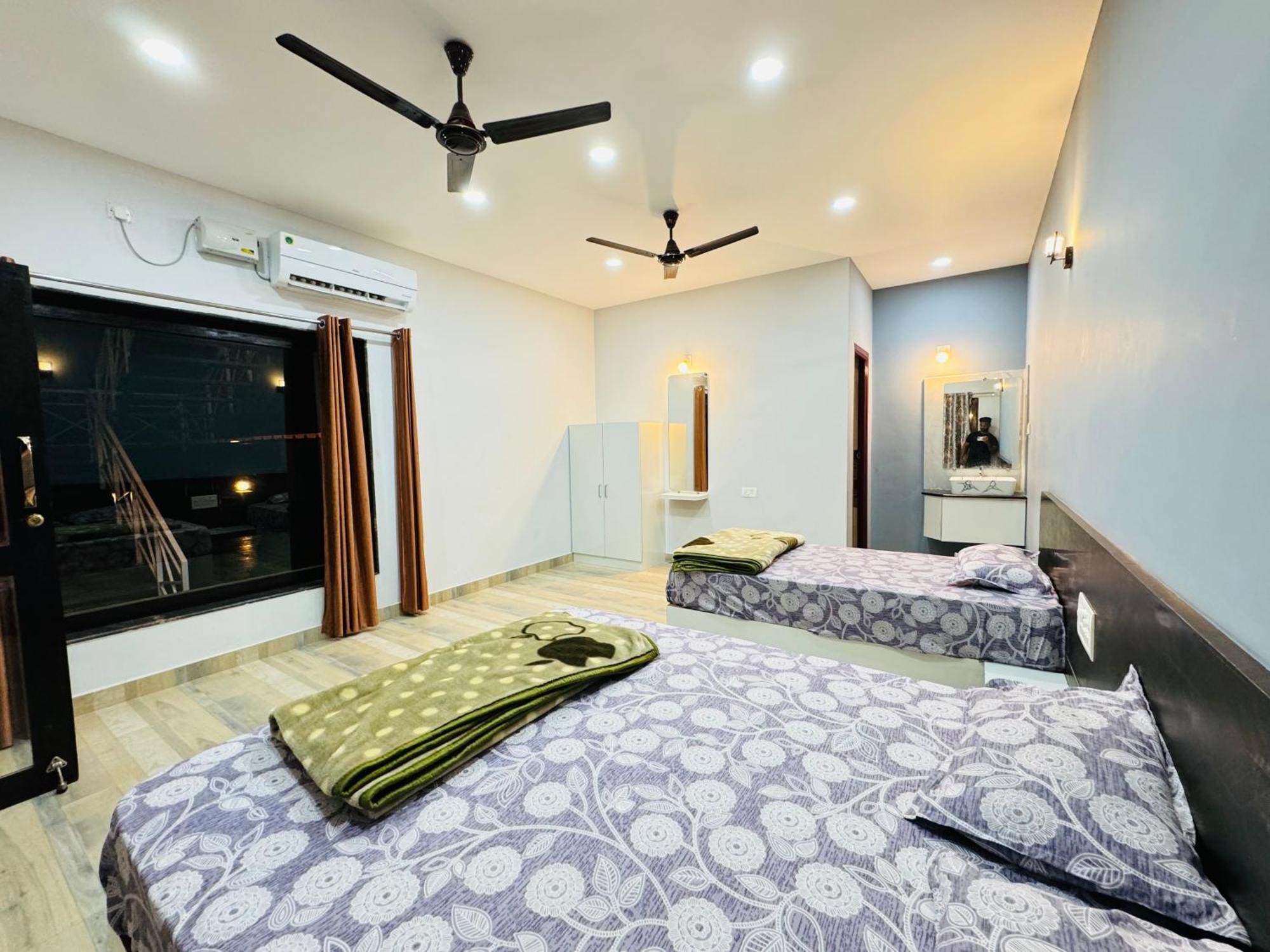The Glasswater By The Backwater Homestay Kalyānpur 外观 照片