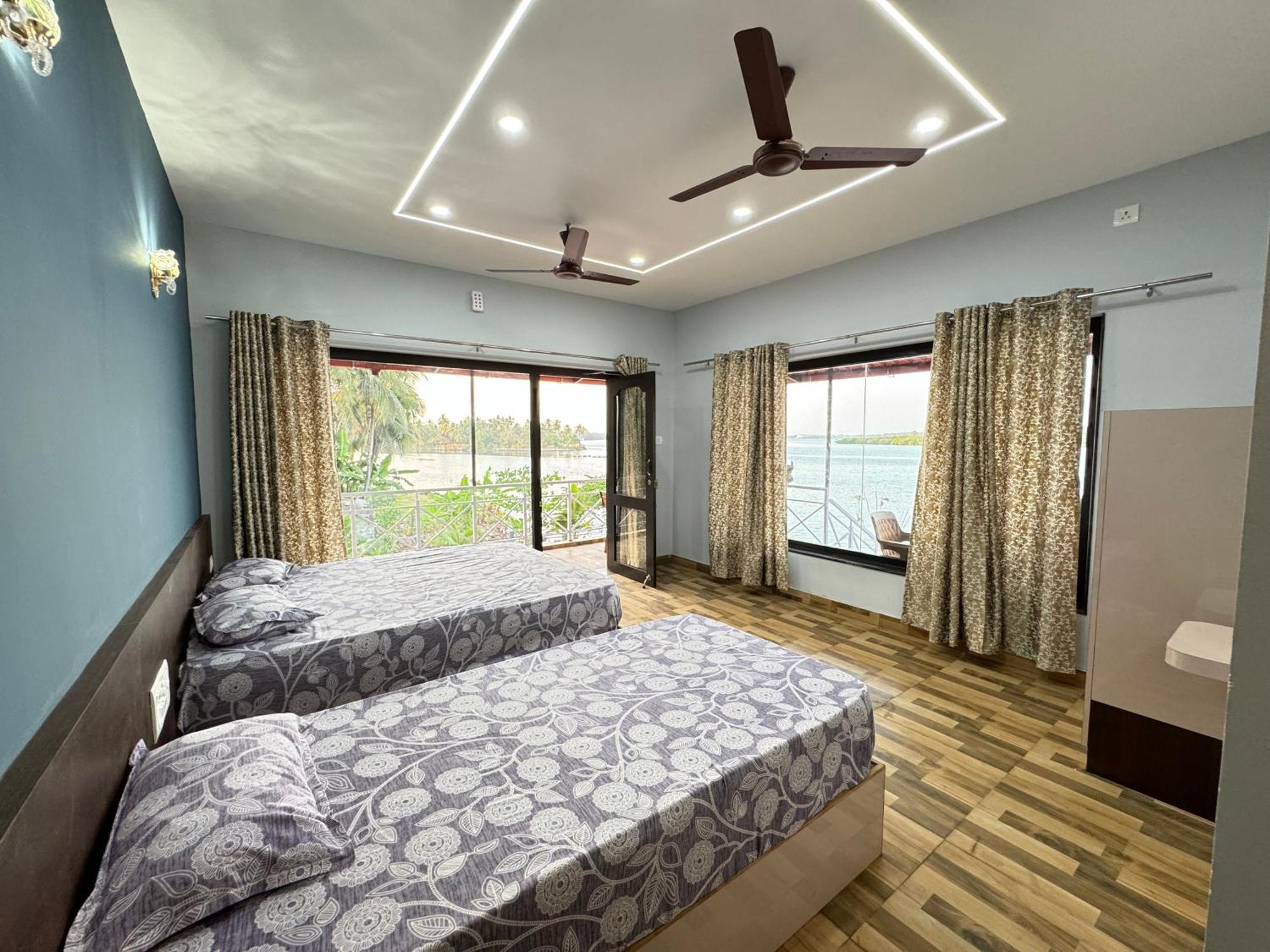 The Glasswater By The Backwater Homestay Kalyānpur 外观 照片