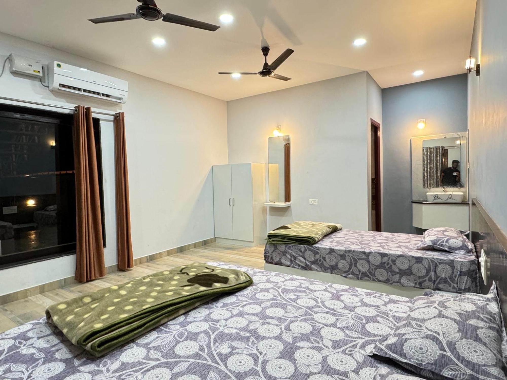 The Glasswater By The Backwater Homestay Kalyānpur 外观 照片